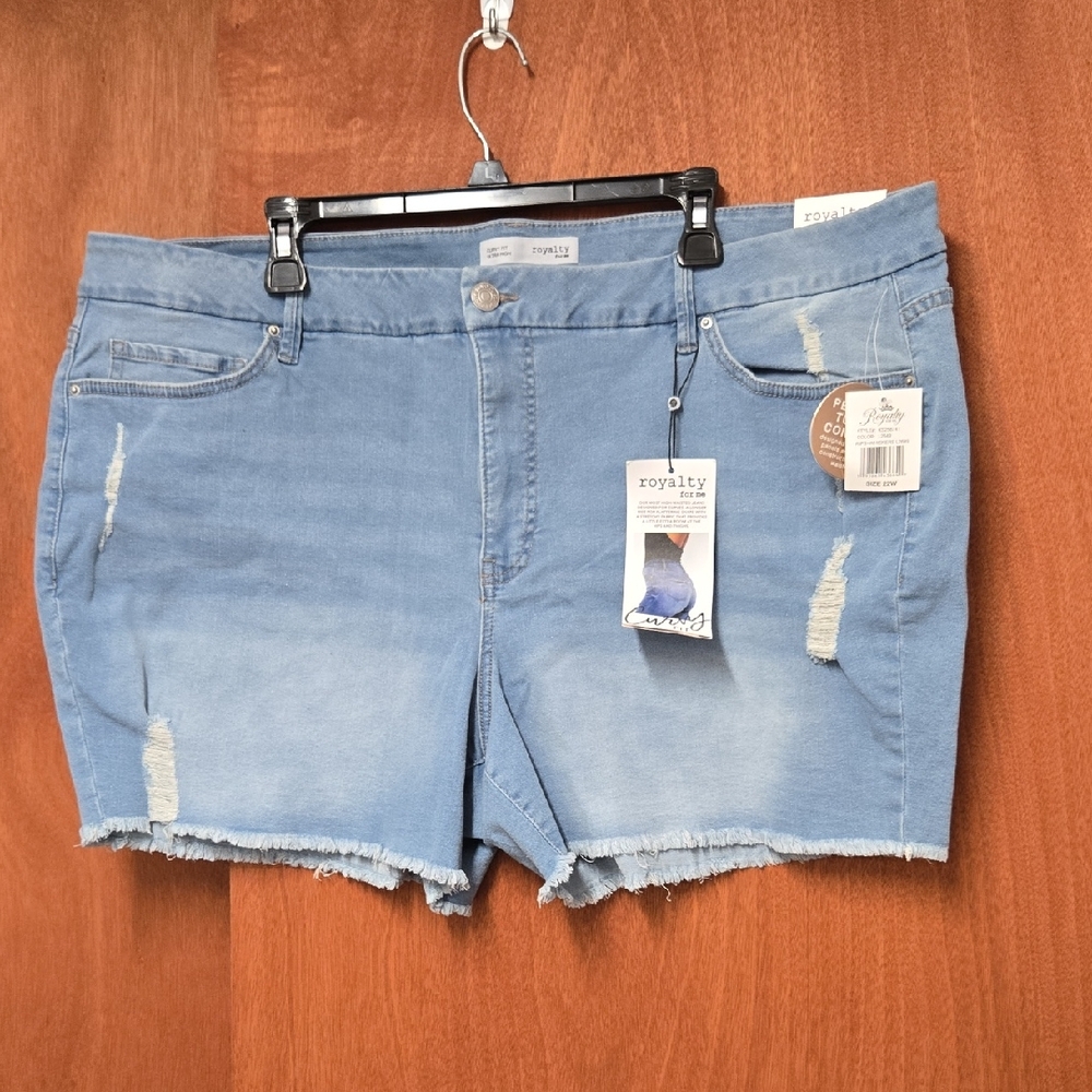 NWT 22W Royalty For Me Light Blue Distressed Jean Shorts